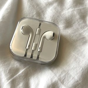 📦 Apple earphones NWOT